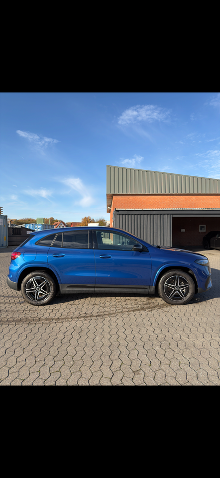 Mercedes EQA300 AMG Line 4Matic 5d
