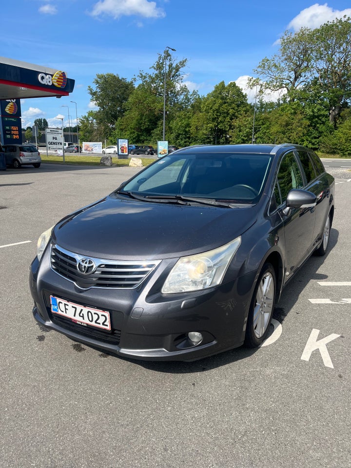 Toyota Avensis 1,8 VVT-i TX stc. CVT 5d