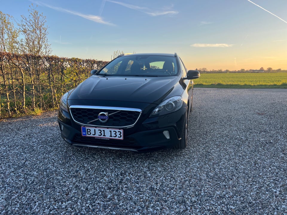Volvo V40 CC 2,0 D3 150 Momentum aut. 5d