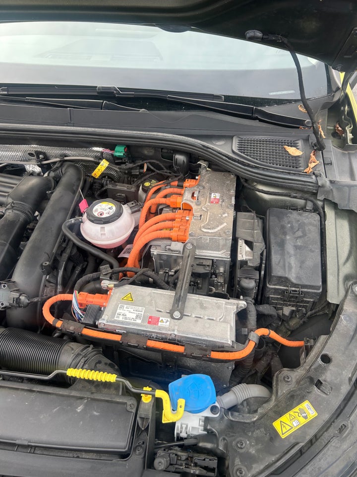 VW Golf VIII 1,4 eHybrid DSG 5d