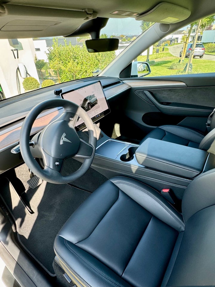 Tesla Model Y Long Range AWD 5d