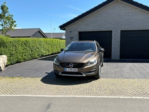 Volvo V60 CC 2,0 D4 190 Momentum aut. 5d