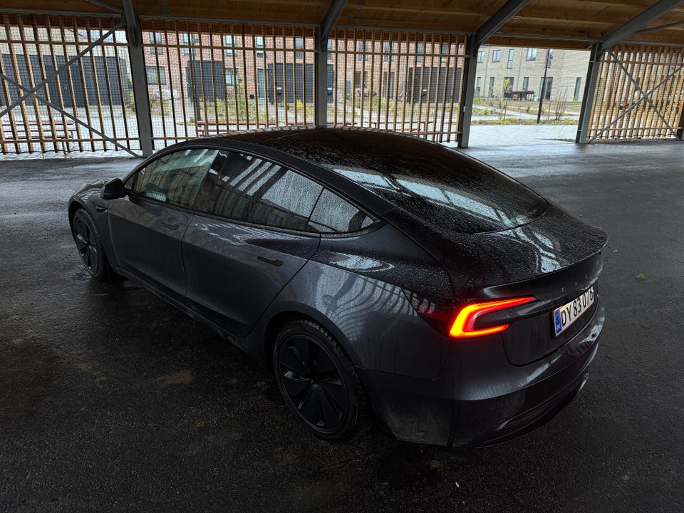 Tesla Model 3 RWD 4d