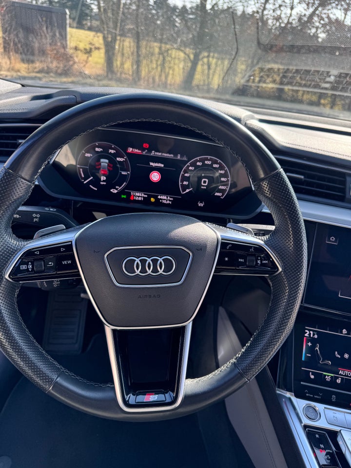 Audi e-tron 55 S-line quattro 5d