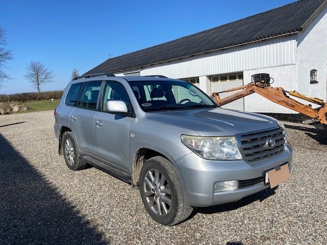 Toyota Land Cruiser 4,5 V8 D-4D aut. 5d