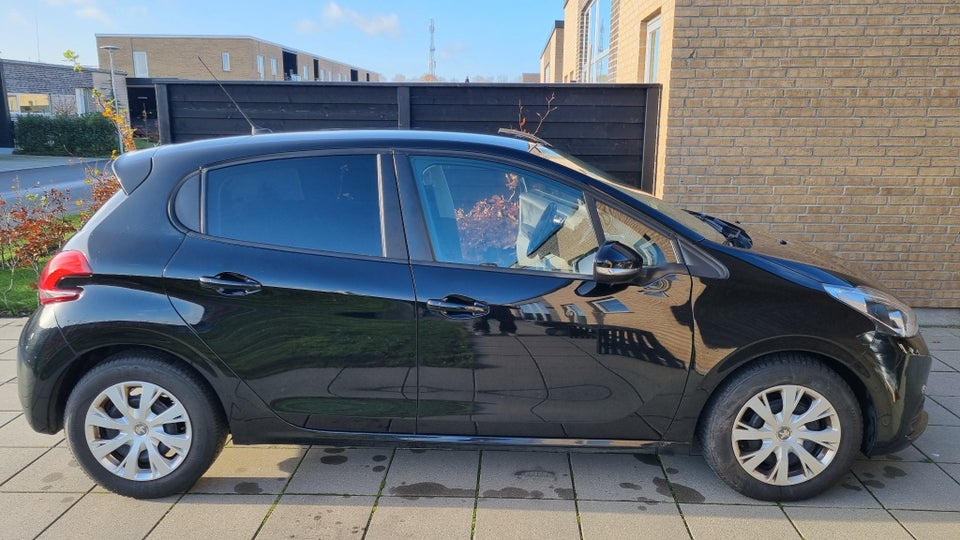 Peugeot 208 1,6 BlueHDi 100 Active 5d