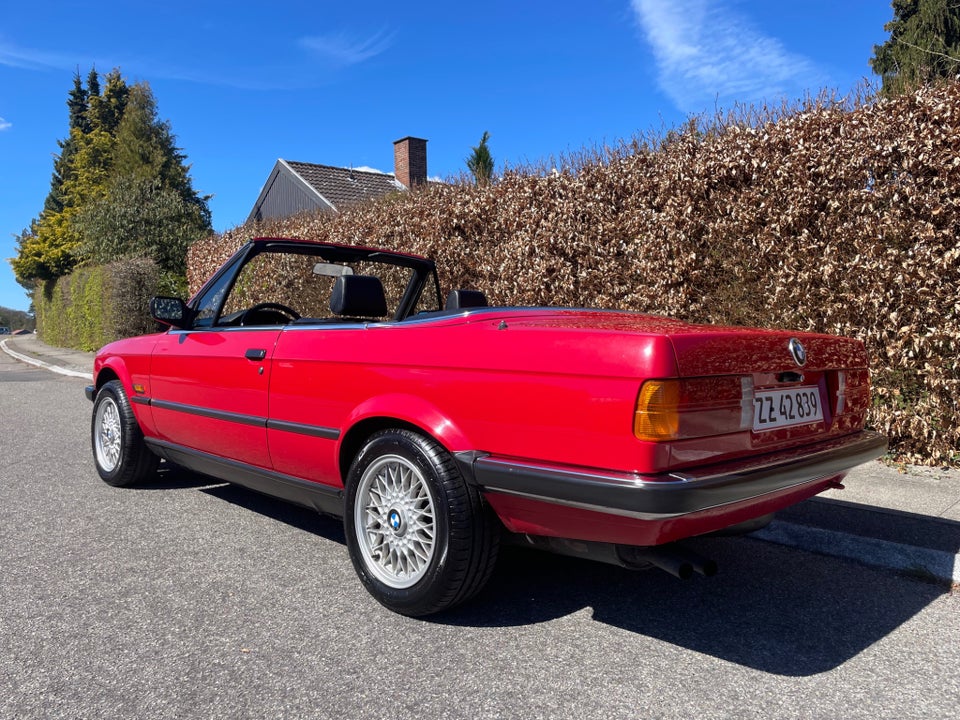 BMW 320i 2,0 Cabriolet 2d