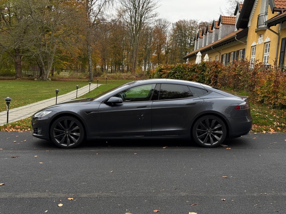 Tesla Model S P90D 5d