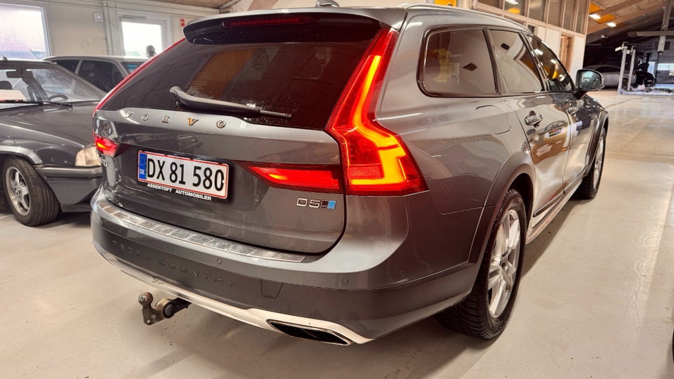 Volvo V90 CC 2,0 D5 235 Pro aut. AWD 5d