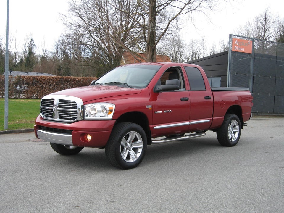 Dodge RAM 1500 5,7 V8 Hemi Laramie 4d