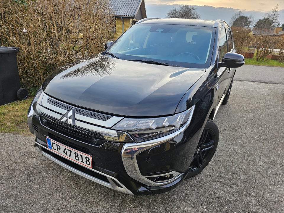 Mitsubishi Outlander 2,4 PHEV Intense CVT 4WD 5d