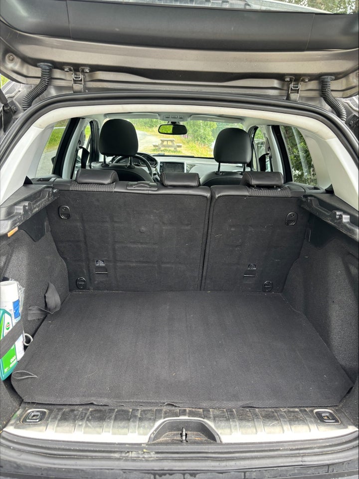 Peugeot 2008 1,2 e-THP 110 Allure Sky 5d