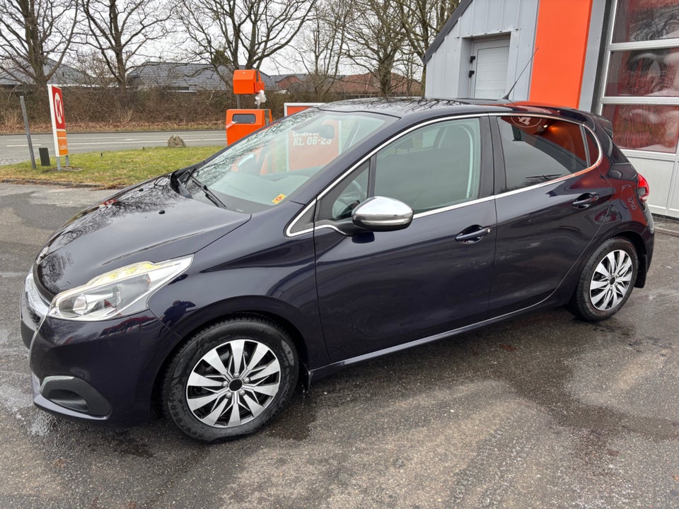 Peugeot 208 1,6 BlueHDi 100 Desire 5d