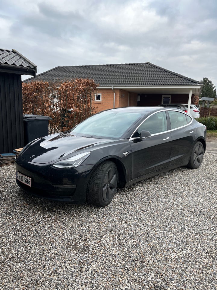 Tesla Model 3 Long Range AWD 4d