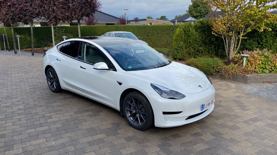 Tesla Model 3 Standard Range+ RWD 4d