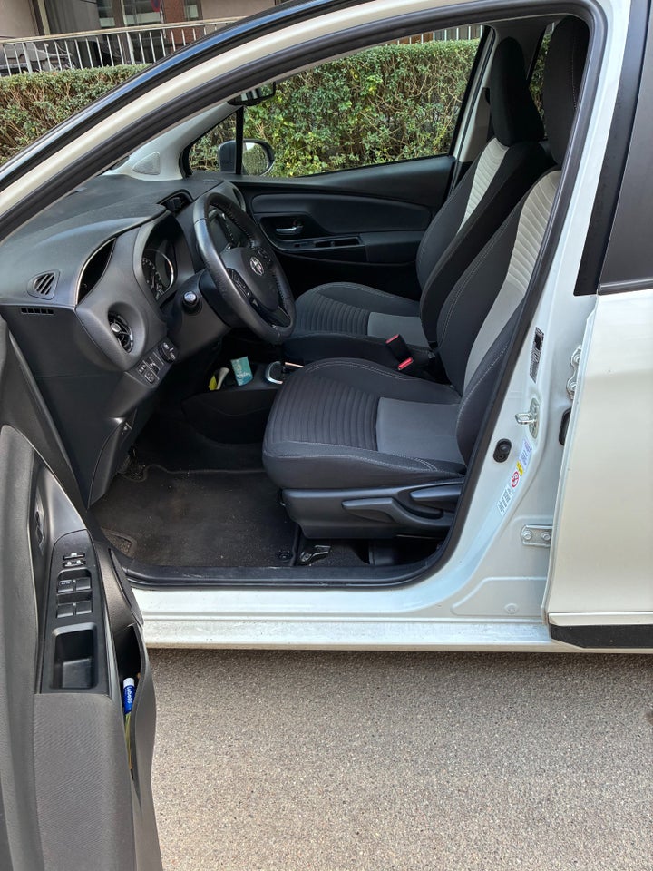 Toyota Yaris 1,5 Hybrid H3 Premium e-CVT 5d