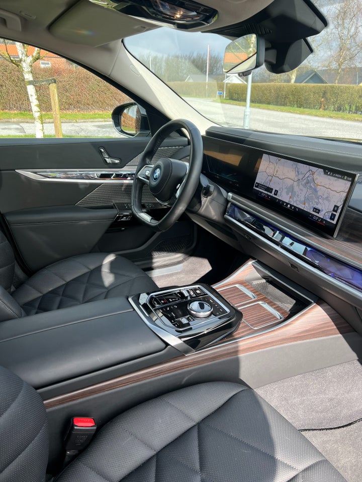 BMW i7 xDrive60 M-Sport 4d