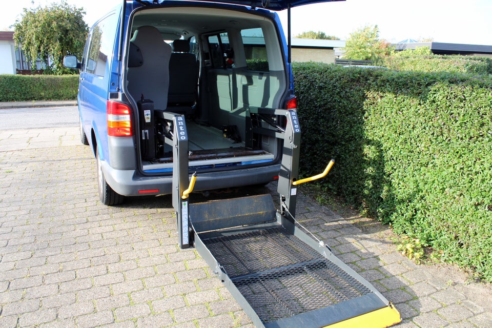 VW Transporter 2,5 TDi 130 Kombi lang 4d