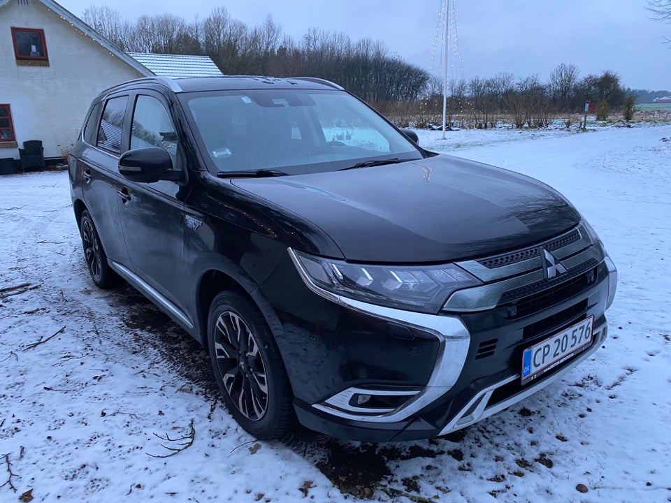 Mitsubishi Outlander 2,4 PHEV Intense CVT 4WD 5d