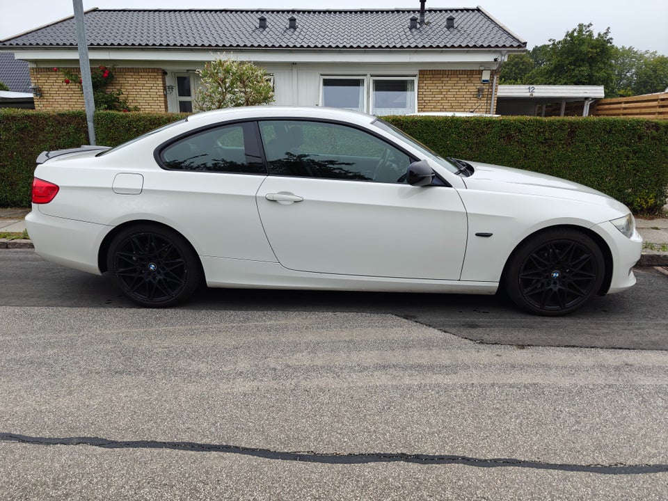 BMW 320i 2,0 Coupé aut. 2d