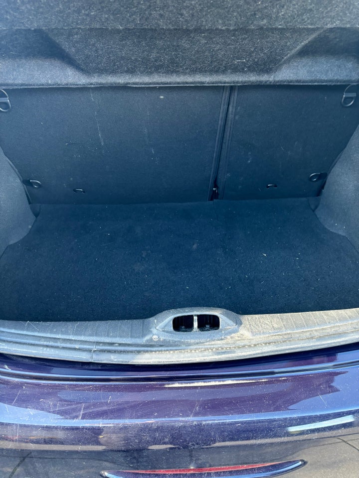 Peugeot 208 1,2 PureTech 82 Allure Sky 5d