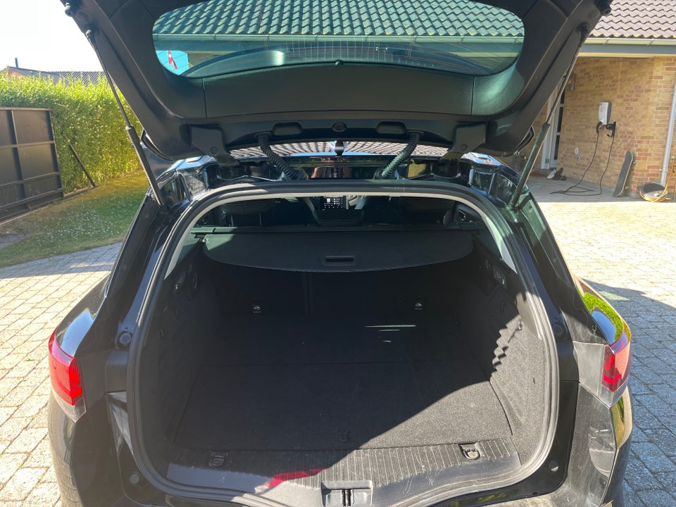 Renault Megane IV 1,6 E-Tech Intens Sport Tourer 5d