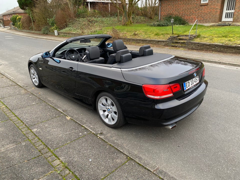 BMW 320i 2,0 Cabriolet Steptr. 2d