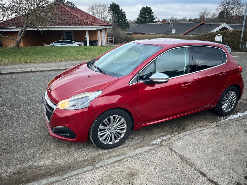 Peugeot 208 1,6 BlueHDi 100 Allure 5d