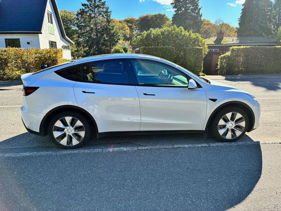 Tesla Model Y Long Range AWD 5d