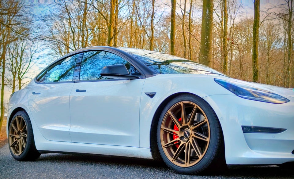 Tesla Model 3 Performance AWD 4d