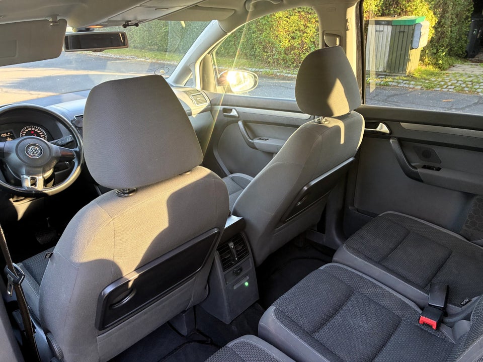 VW Touran 1,6 TDi 105 Trendline DSG 7prs 5d