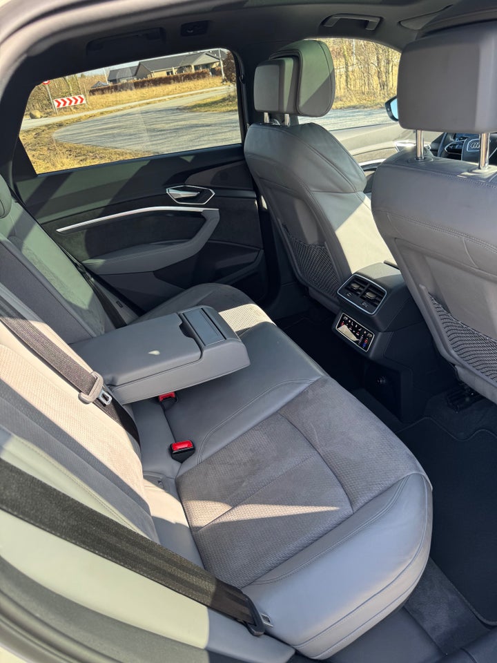 Audi e-tron 55 S-line quattro 5d