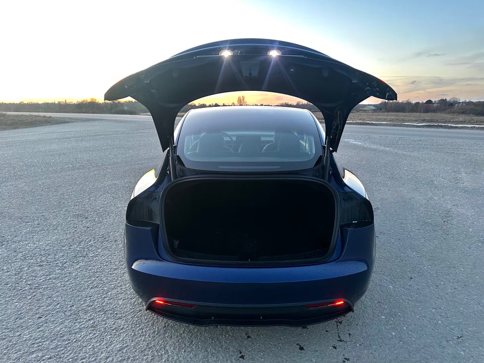 Tesla Model 3 Long Range AWD 4d