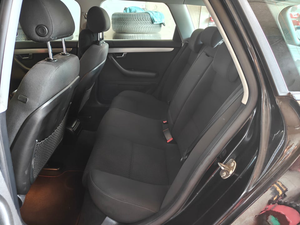 Audi A4 2,0 S-line Avant 5d
