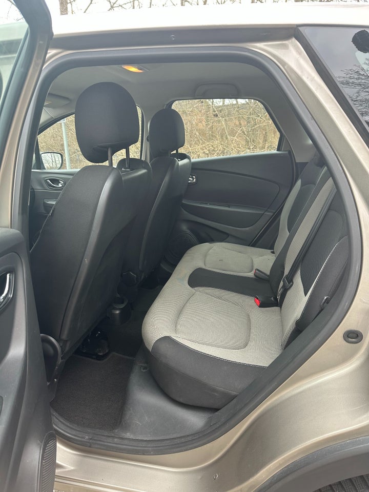 Renault Captur 1,5 dCi 90 Expression EDC 5d