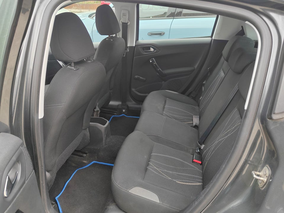 Peugeot 208 1,2 VTi Active 5d