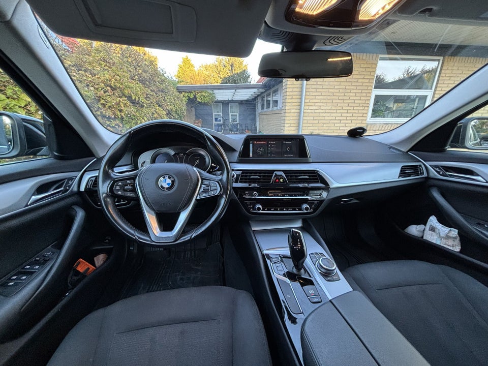 BMW 520d 2,0 Touring Connected aut. 5d