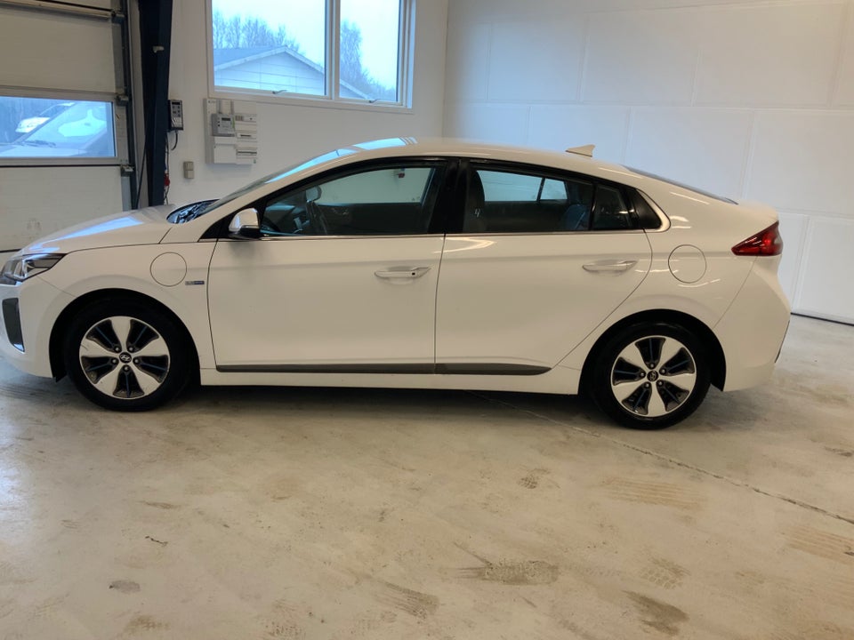 Hyundai Ioniq 1,6 PHEV Premium DCT 5d