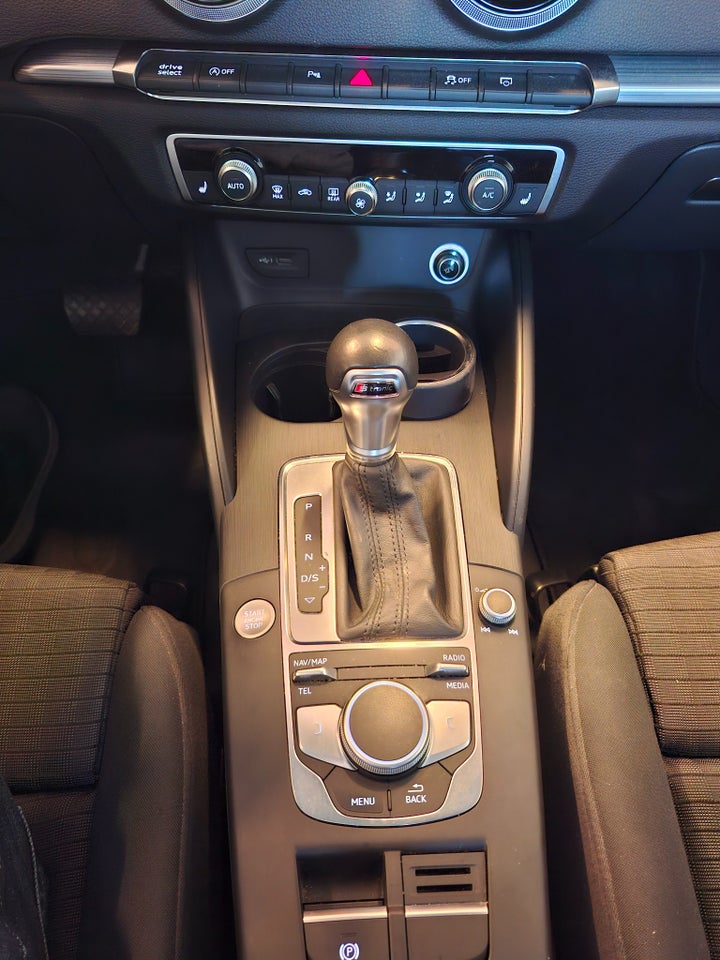 Audi A3 40 TFSi Sport Limited Sportback S-tr. 5d