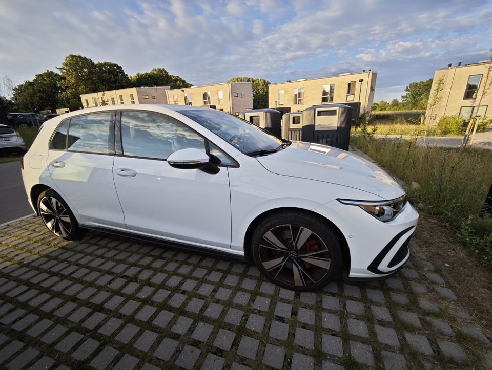 VW Golf VIII 1,4 GTE DSG 5d
