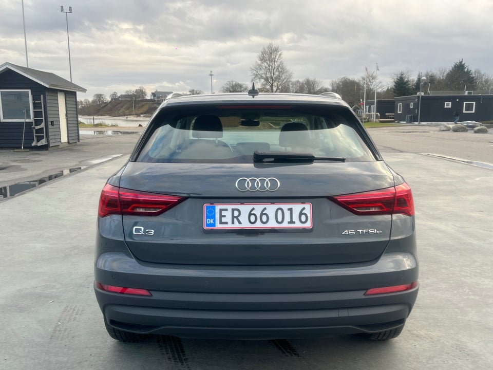 Audi Q3 45 TFSi e Attitude plus S-tr. 5d