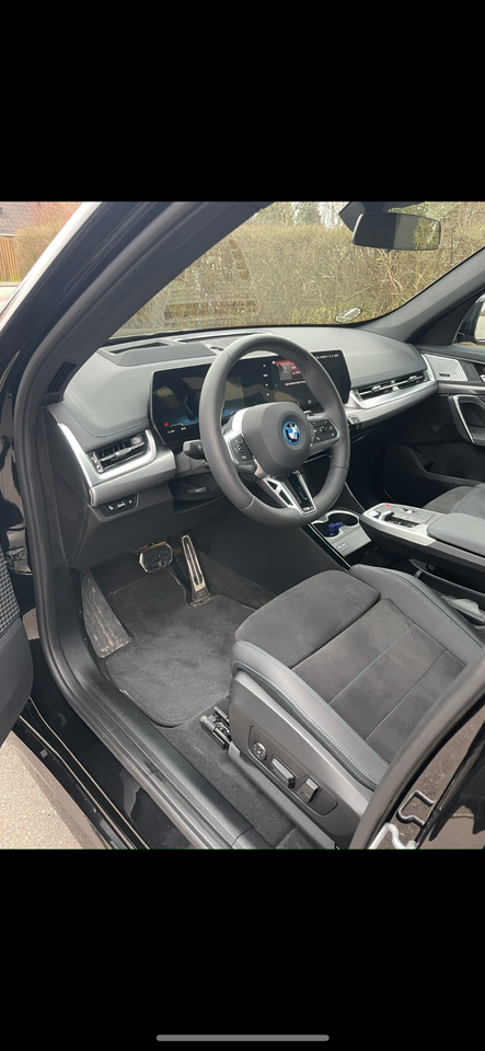 BMW iX1 xDrive30 Fully Charged M-Sport 5d