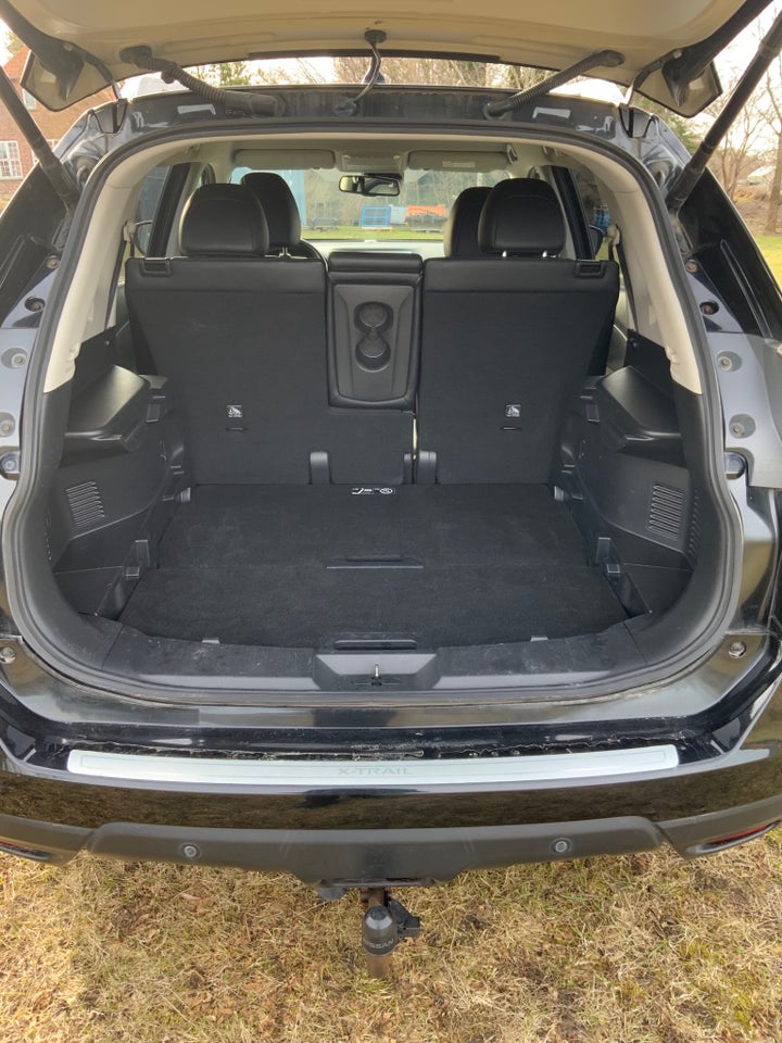 Nissan X-Trail 1,6 Dig-T 163 Tekna 5d