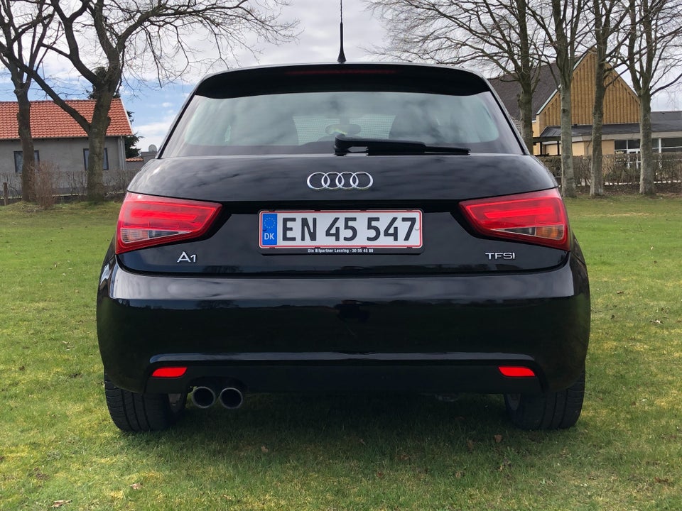 Audi A1 1,4 TFSi 122 Attraction Sportback 5d