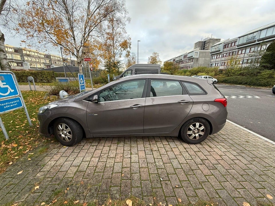 Hyundai i30 1,6 CRDi 110 Comfort Eco 5d