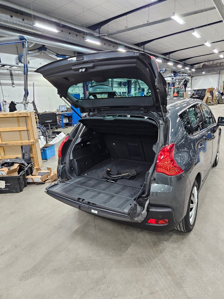 Peugeot 3008 1,6 HDi 110 Premium Cool 5d