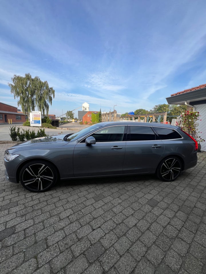 Volvo V90 2,0 D4 190 Momentum aut. AWD 5d