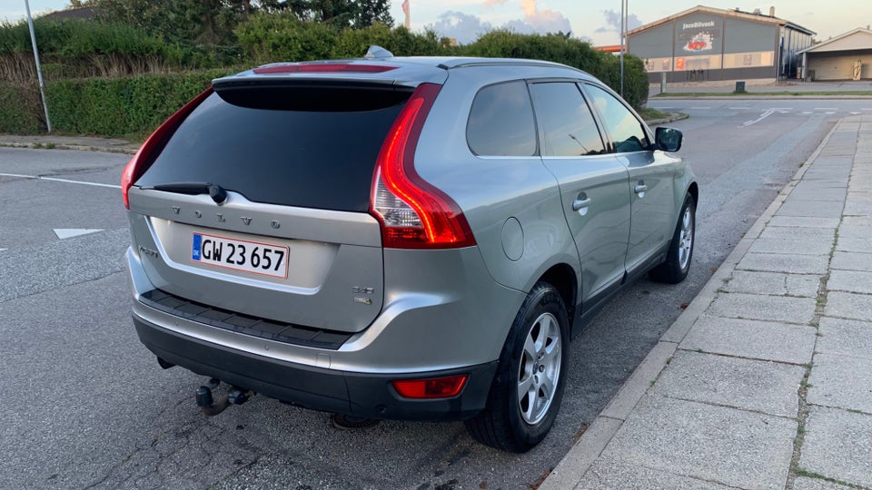 Volvo XC60 2,4 DRIVe 175 Kinetic 5d