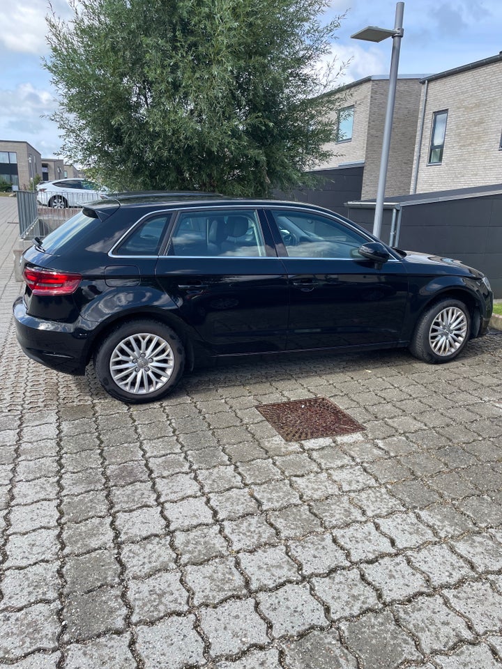 Audi A3 1,4 TFSi 140 Attraction Sportback 5d