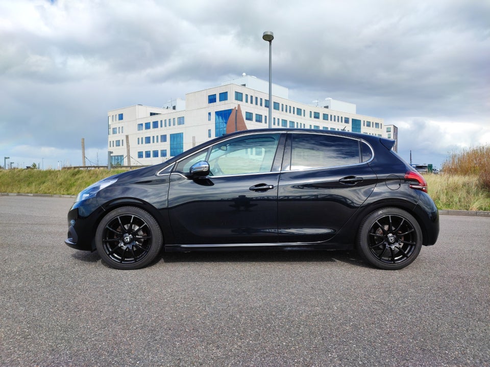 Peugeot 208 1,6 BlueHDi 100 Desire Sky 5d